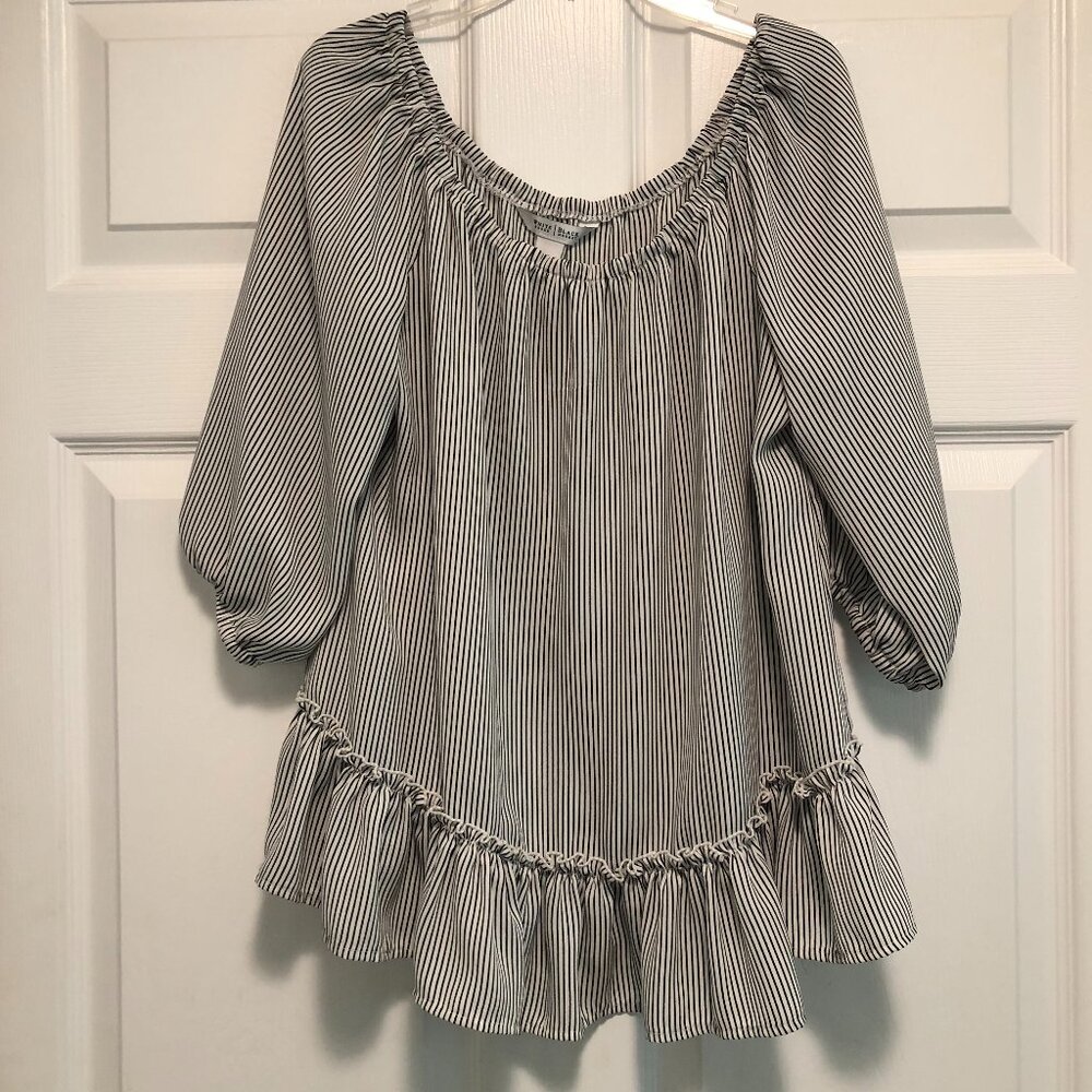 White House Black Market Women's Top size Medium
